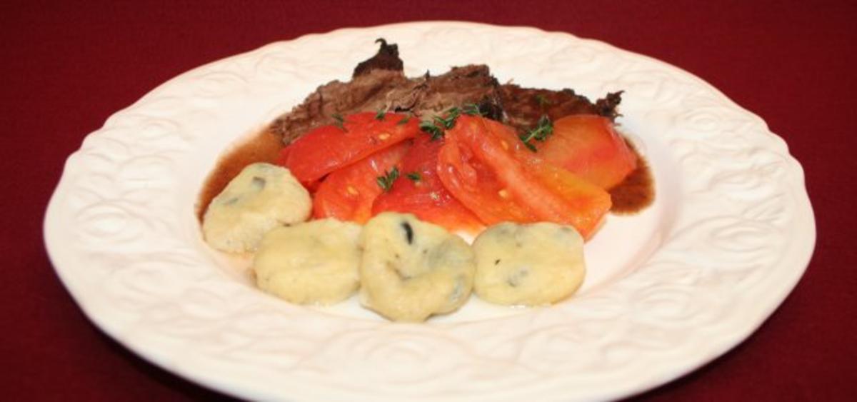 Chianti-Braten mit Tomatengemüse und Oliven-Gnocchi - Rezept - kochbar.de