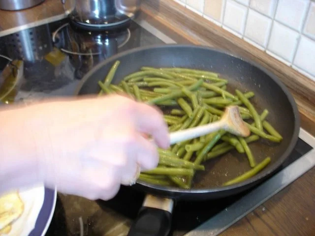 Gebackener Leberkäse mit grünen Bohnen und Möhren-Kartoffelpüree - Rezept - Bild Nr. 6
