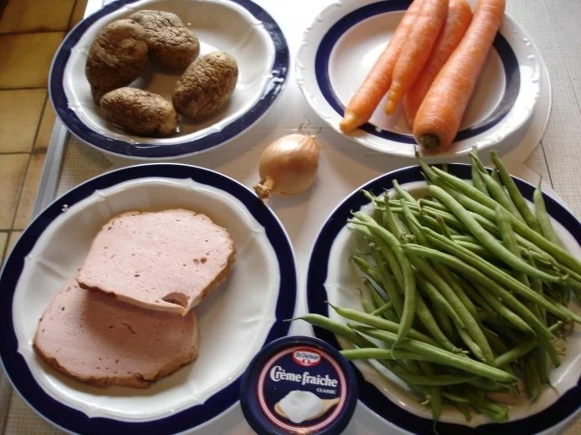 Gebackener Leberkäse mit grünen Bohnen und Möhren-Kartoffelpüree - Rezept - Bild Nr. 2