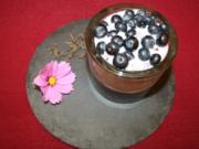Blaubeer-Macadamia-Cheesecake mit Zimtblüten - Rezept