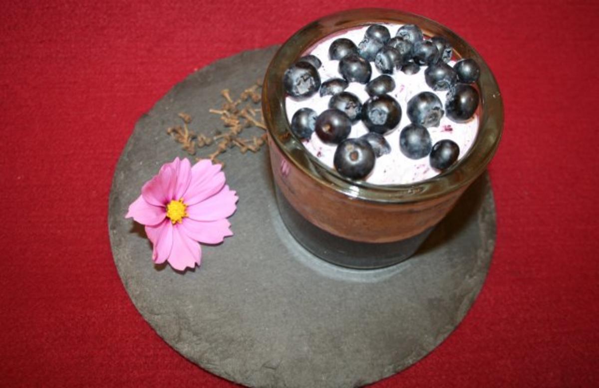 Bilder für Blaubeer-Macadamia-Cheesecake mit Zimtblüten - Rezept