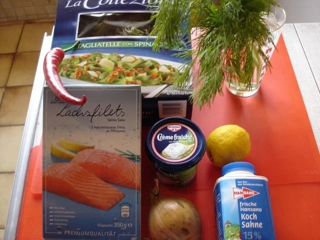 Rezept: Grüne Bandnudeln mit Lachs Bild Nr. 2 Grüne Bandnudeln mit Lachs - Rezept - Bild Nr. 2