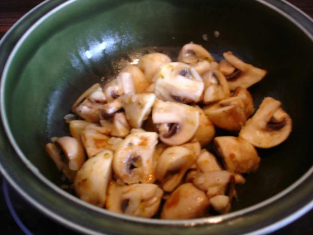 Hähnchenschnitzel mit Champignons und Eierspätzle - Rezept - Bild Nr. 4