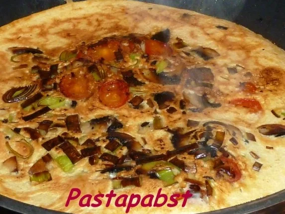 Thymian-Pfannkuchen mit Tomaten und Pilzen - Rezept - Bild Nr. 3