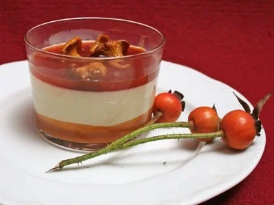 Rezept: Dreierlei mit süß eingelegten Pfifferlingen und Semmelstoppelpilzen Dreierlei mit süß eingelegten Pfifferlingen und Semmelstoppelpilzen - Rezept