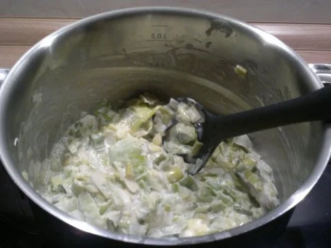 Blätterteigpizza mit Lauch und Hack - Rezept - Bild Nr. 3