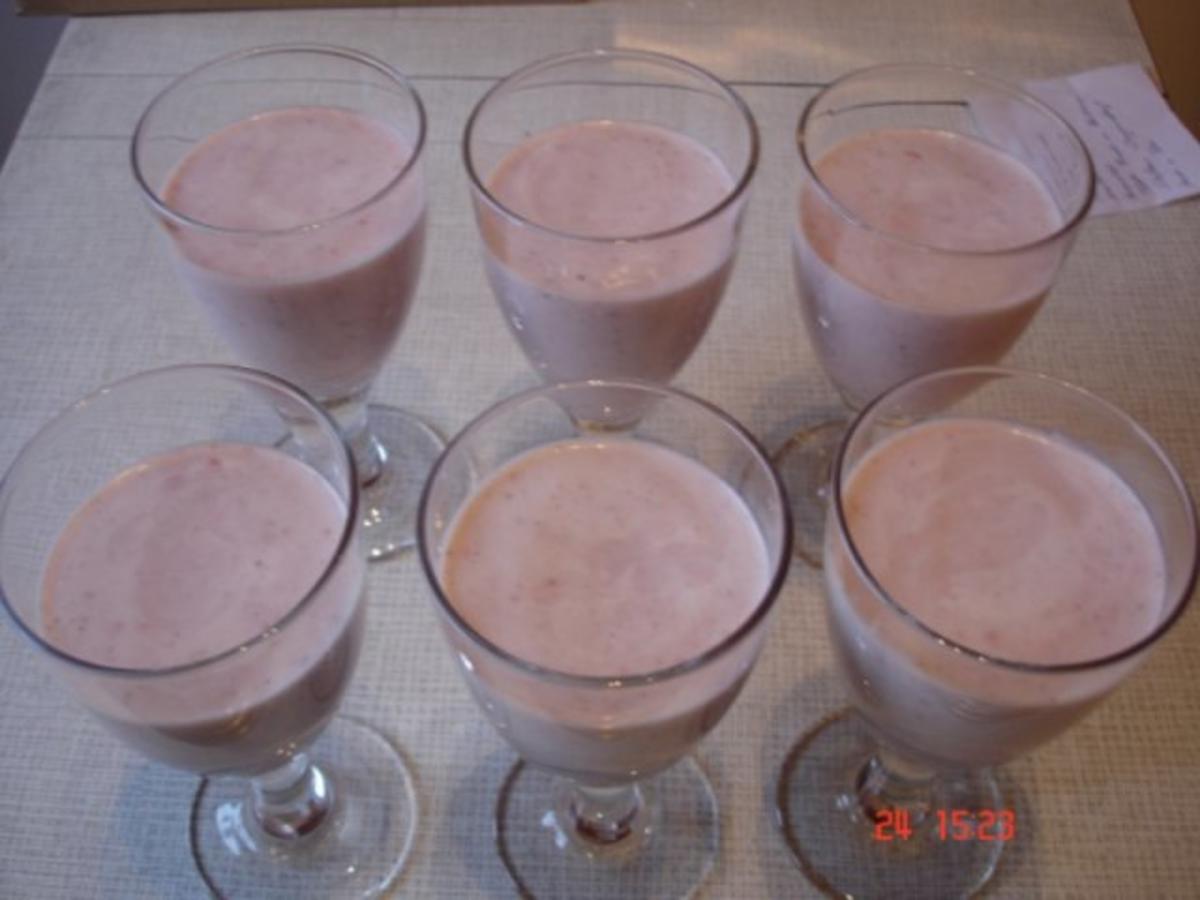 Kokosnuss-Erdbeer-Dessert - Rezept mit Bild - kochbar.de