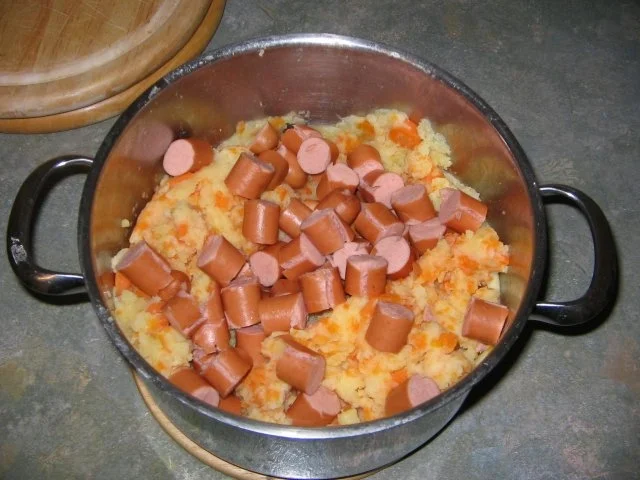 Rezept: Wiener im Kartoffel/Möhrenstampf Bild Nr. 4 Wiener im Kartoffel/Möhrenstampf - Rezept - Bild Nr. 4