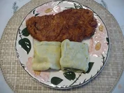 Kalbsfleisch : Kalbsschnitzel mit Maultaschen und grünem Salat - Rezept