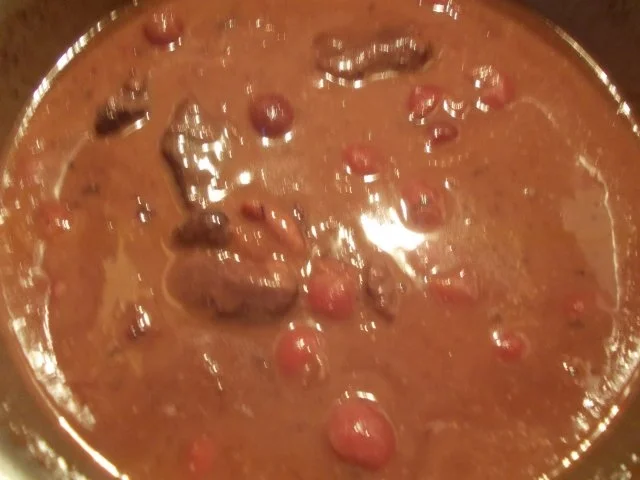 Rezept: HIRSCHGULLASCH mit ROTWEIN-KIRSCH-SAUCE Bild Nr. 3 HIRSCHGULLASCH mit ROTWEIN-KIRSCH-SAUCE - Rezept - Bild Nr. 3