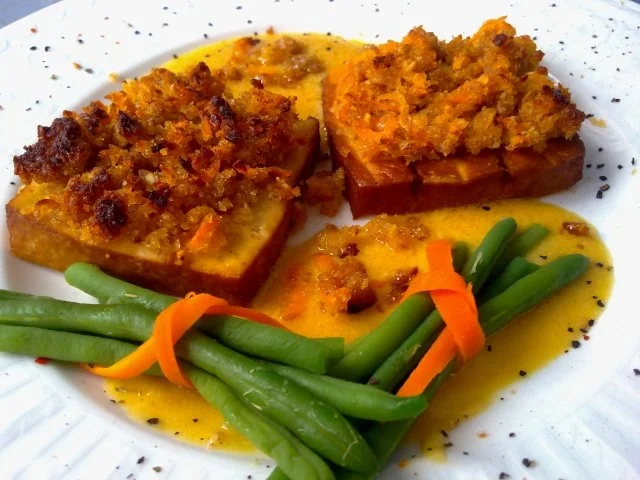 Räuchertofu mit Schalottenkruste in Senf-Orangen-Sauce - Rezept - Bild Nr. 2