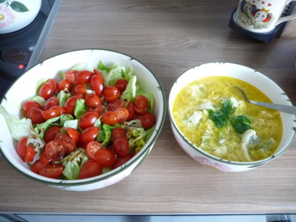 Suppen & Eintopf : Maultaschensuppe mit Ei und einen Salat dazu - Rezept - Bild Nr. 12