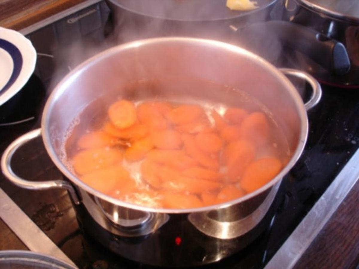 Kotelett mit Möhrengemüse und Kartoffeln - Rezept - Bild Nr. 6