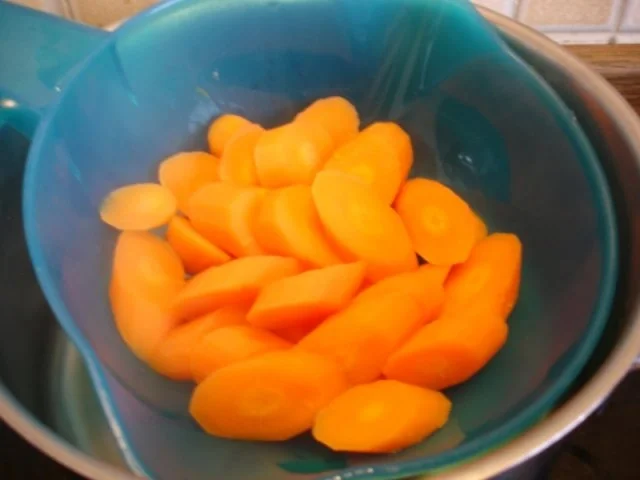 Rezept: Kotelett mit Möhrengemüse und Kartoffeln Bild Nr. 7 Kotelett mit Möhrengemüse und Kartoffeln - Rezept - Bild Nr. 7