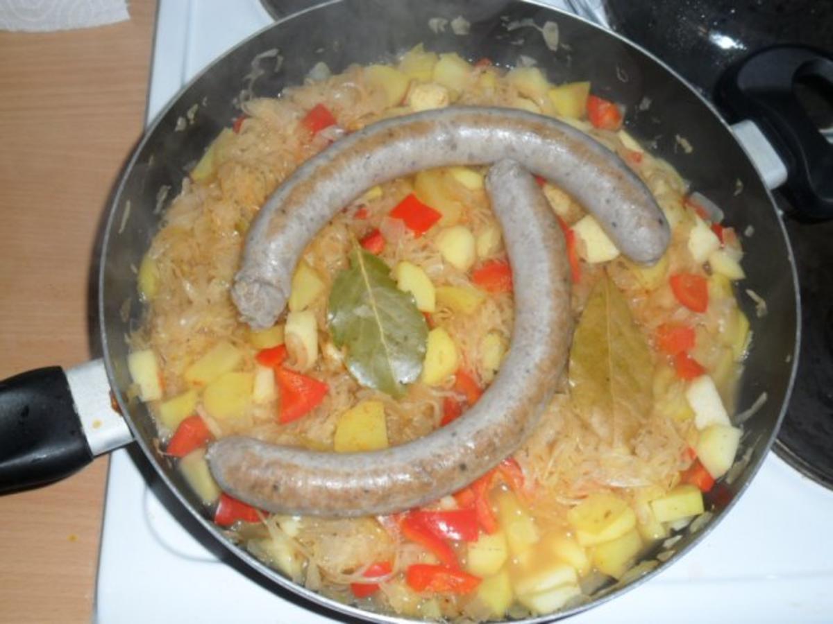 Sauerkrauttopf mit Bratwurst - Rezept mit Bild - kochbar.de