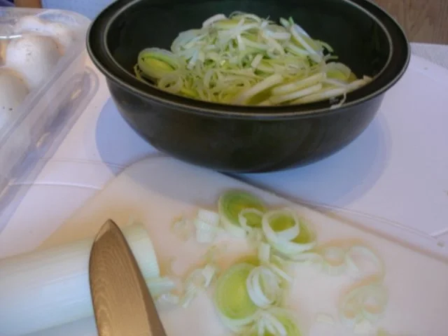 Rezept: Lauch-Geflügel-Suppe Bild Nr. 3 Lauch-Geflügel-Suppe - Rezept - Bild Nr. 3