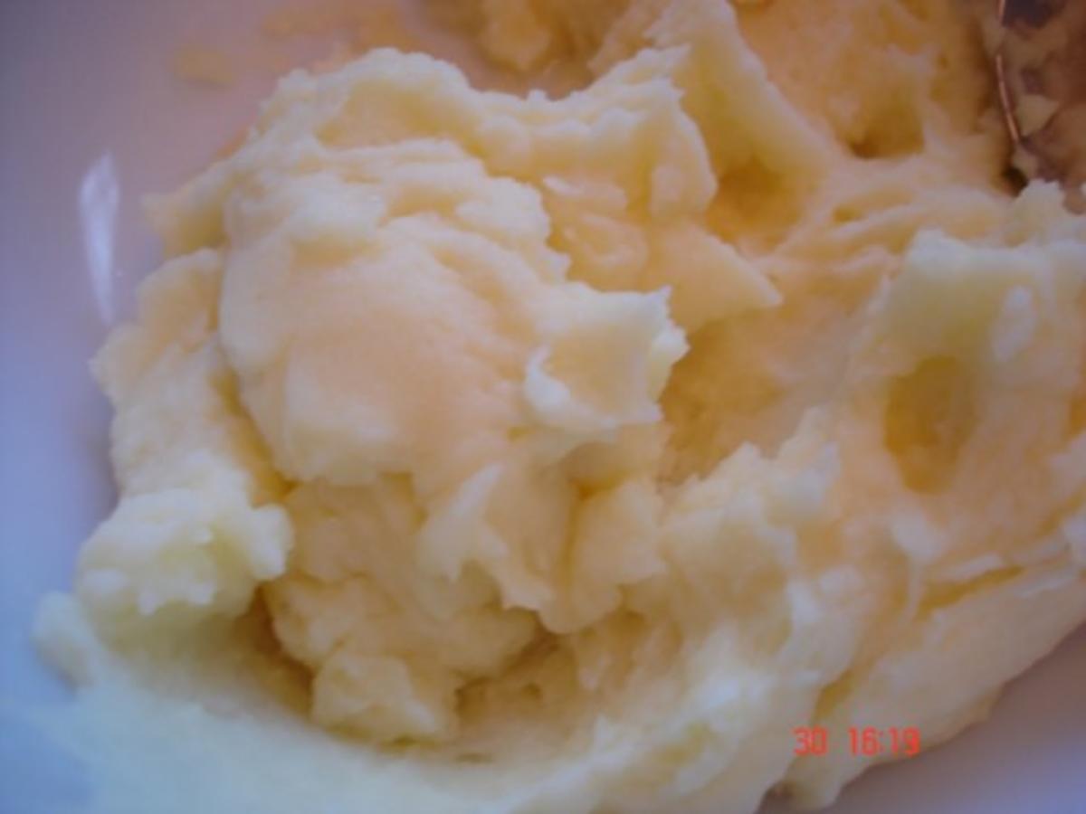 Leberknödel mit Kartoffelbrei und Sauerkraut - Rezept - Bild Nr. 3
