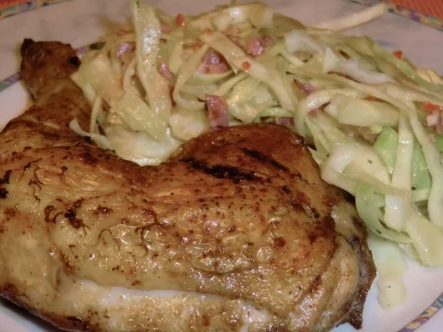 Würzige Hähnchenschenkel an Krautsalat - Rezept - Bild Nr. 4