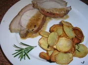 Schweinebraten in Rosmarinsoße und krossen Rosmarin-Bratkartoffeln - Rezept