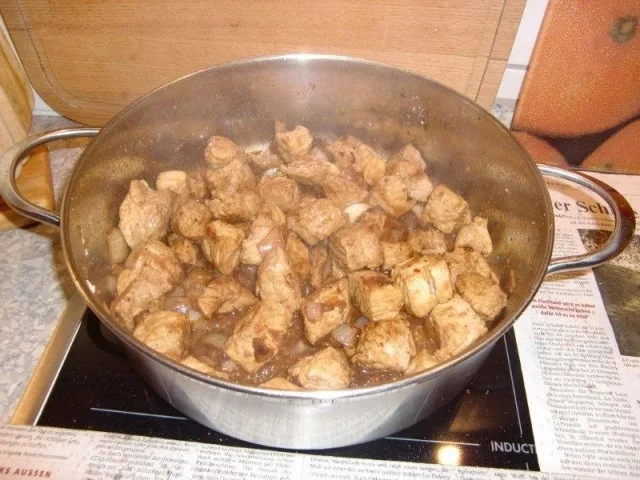 Rezept: Scharfer Gulascheintopf à la Heiko Bild Nr. 4 Scharfer Gulascheintopf à la Heiko - Rezept - Bild Nr. 4