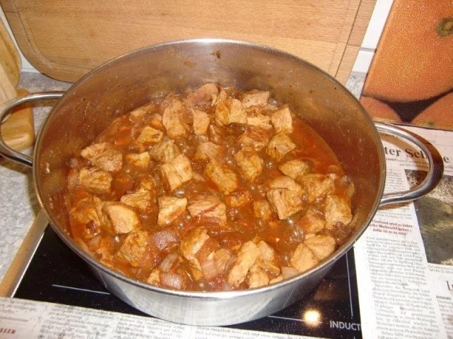 Rezept: Scharfer Gulascheintopf à la Heiko Bild Nr. 8 Scharfer Gulascheintopf à la Heiko - Rezept - Bild Nr. 8