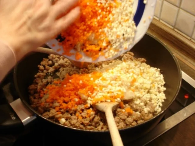 Rezept: Nudeln mit Hackfleischsoße Bild Nr. 5 Nudeln mit Hackfleischsoße - Rezept - Bild Nr. 5