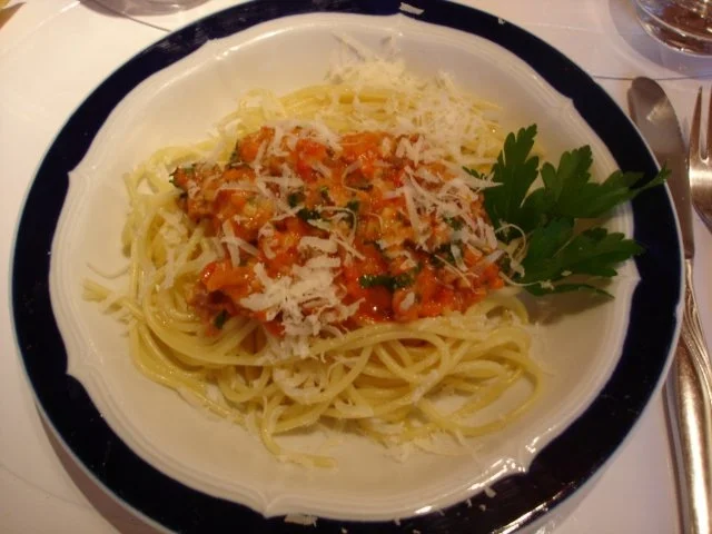 Rezept: Nudeln mit Hackfleischsoße Nudeln mit Hackfleischsoße - Rezept