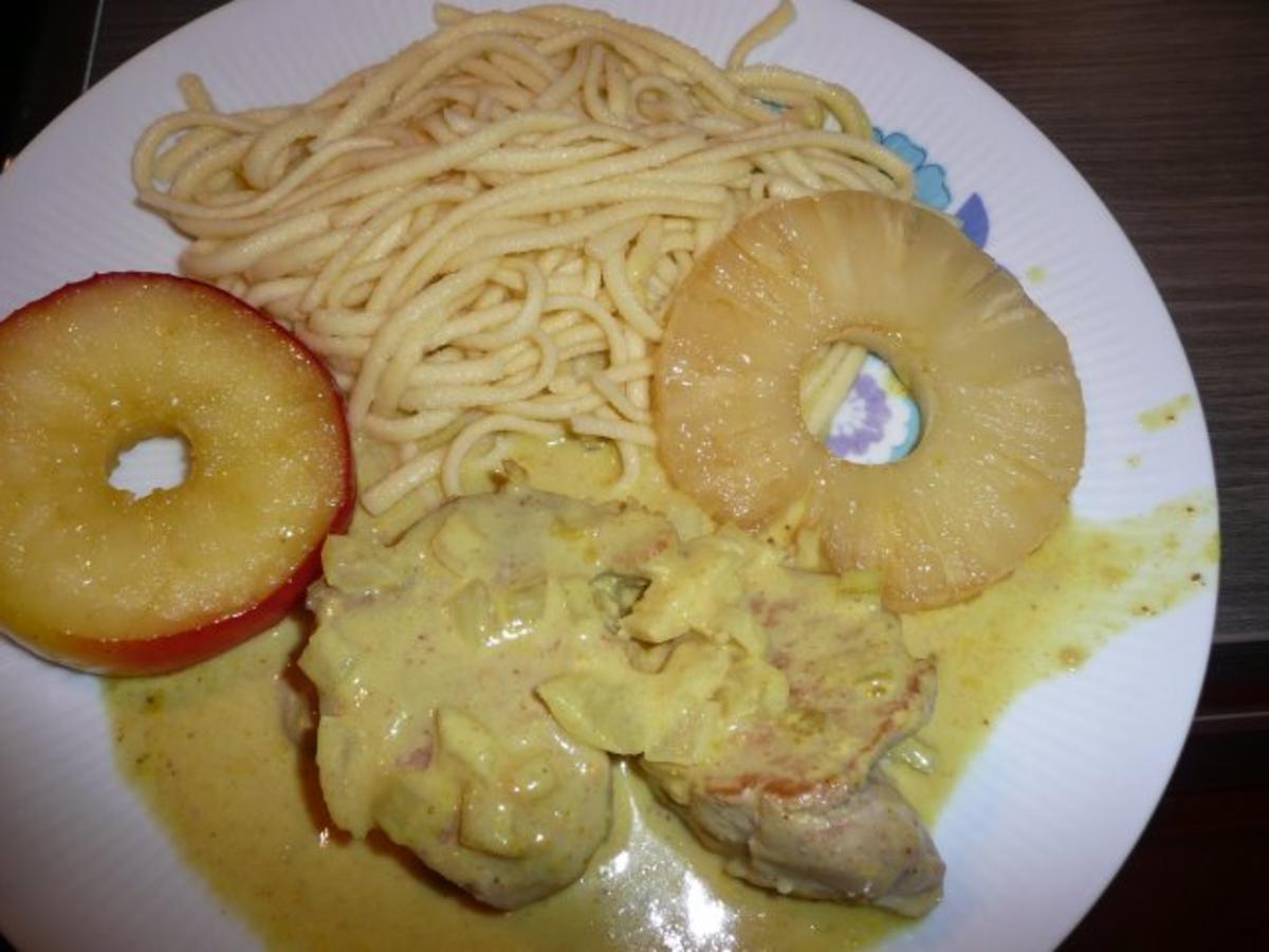 Schweine Lende mit Spätzle &amp; Currysoße - schnell - 39 kcal/100g