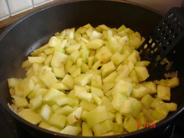Tomaten-Gurkengemüse mit Bratwurst und Kartoffeln - Rezept - Bild Nr. 7