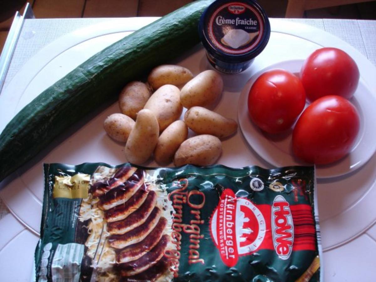 Tomaten-Gurkengemüse mit Bratwurst und Kartoffeln - Rezept - Bild Nr. 2