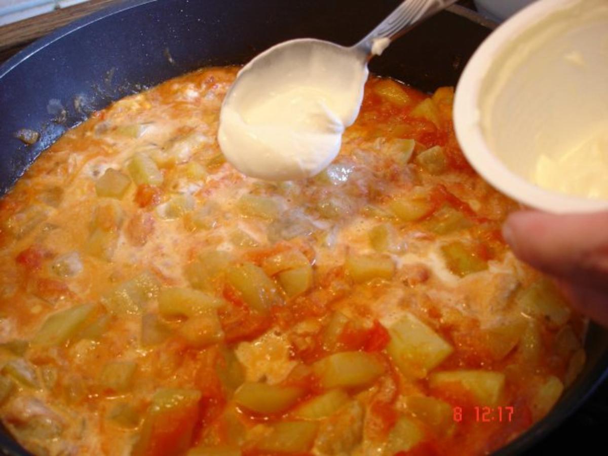 Tomaten-Gurkengemüse mit Bratwurst und Kartoffeln - Rezept - Bild Nr. 11