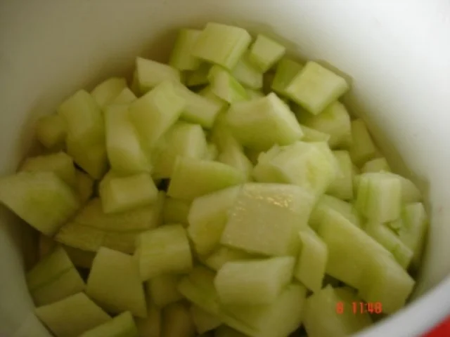 Tomaten-Gurkengemüse mit Bratwurst und Kartoffeln - Rezept - Bild Nr. 5