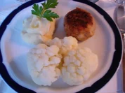 Buletten mit Blumenkohl und japanisches Kartoffelpüree - Rezept