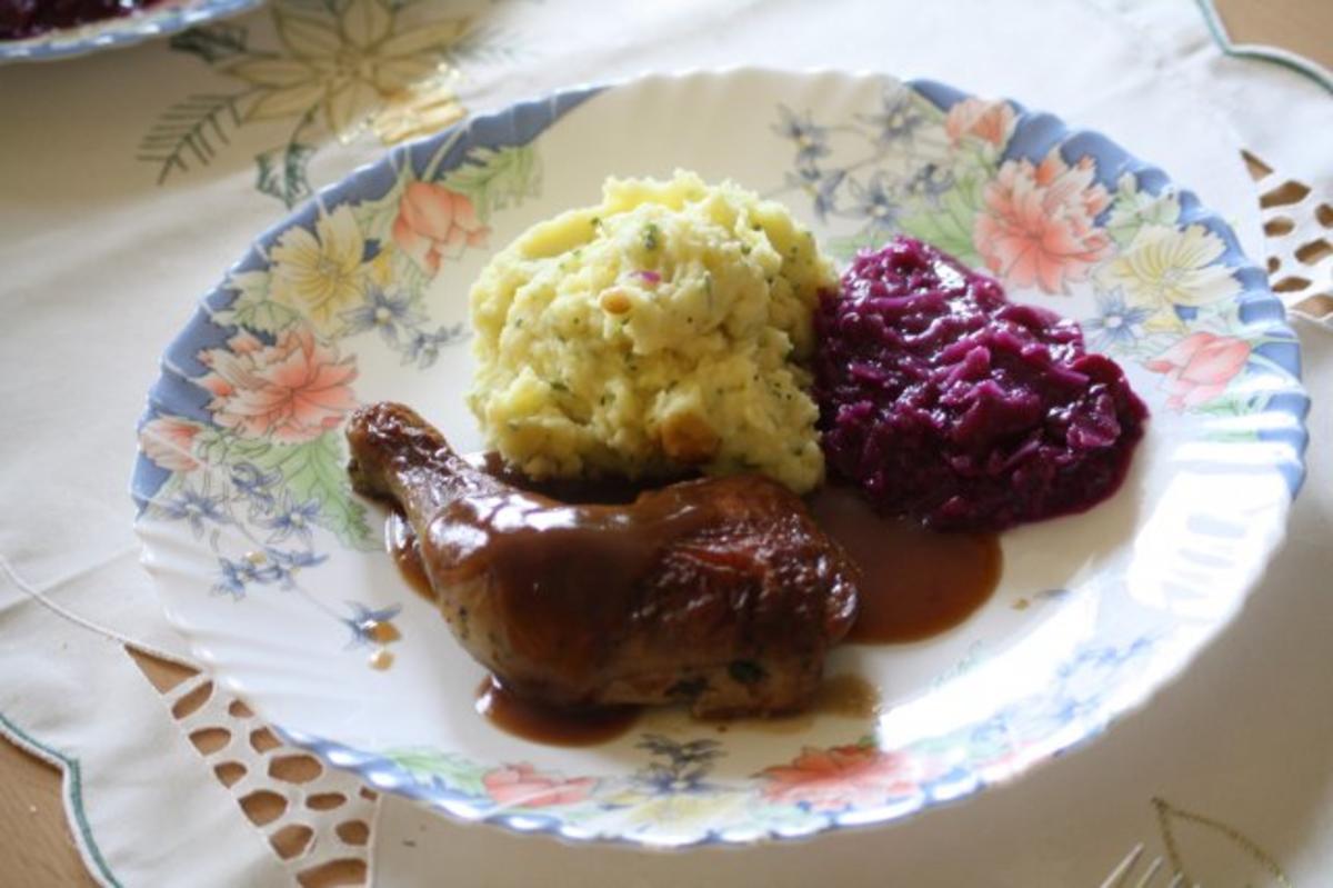 Bilder für Hähnchenkeulen in Rotweinsoße - Rezept