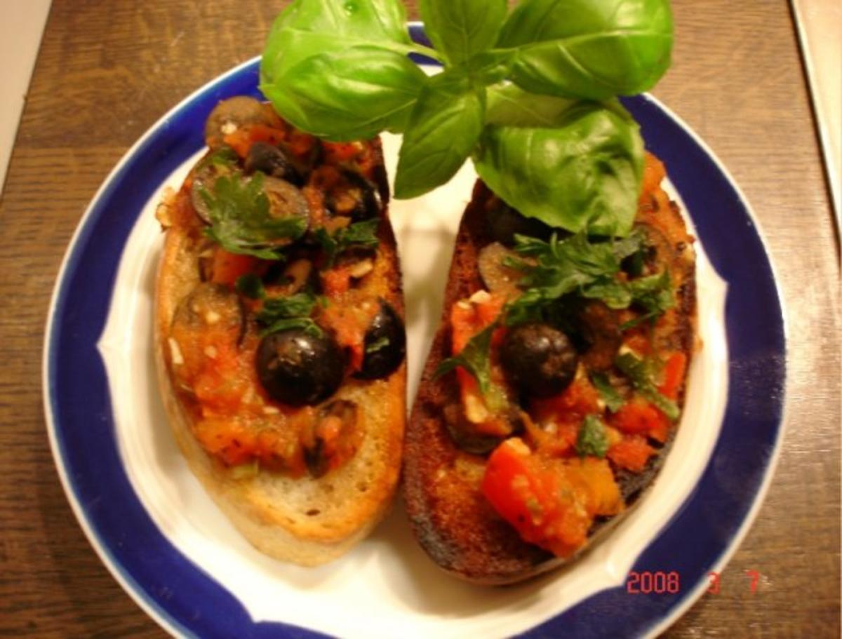 Tomaten-Oliven-Crostini - Rezept