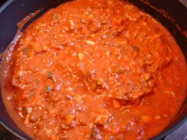 Rezept: Spaghetti mit Rahm-Bolognese Bild Nr. 11 Spaghetti mit Rahm-Bolognese - Rezept - Bild Nr. 11