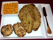 Brot mit Asiagokäse und Tomatenpesto, Tomaten-Knoblauchbutter und gefüllte Champignons - Rezept