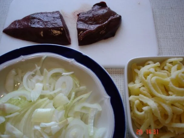 Leber mit Zwiebel- und Apfelringen - Rezept - Bild Nr. 2