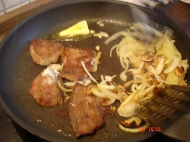 Leber mit Zwiebel- und Apfelringen - Rezept - Bild Nr. 6