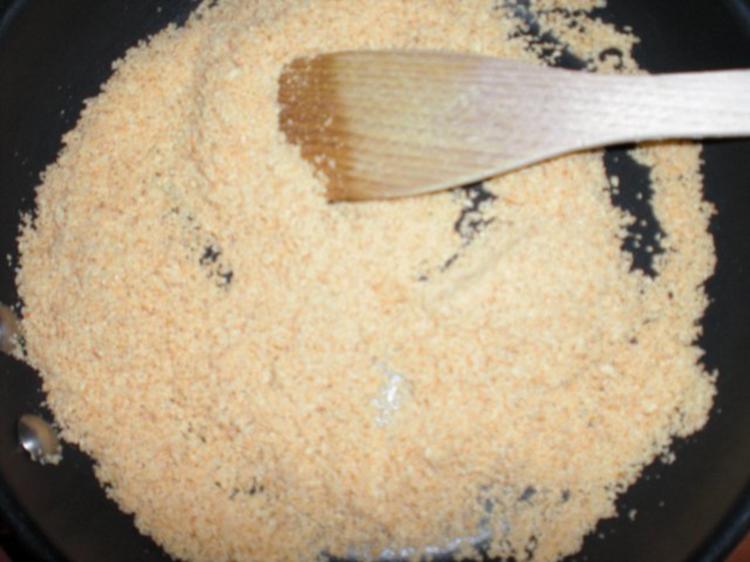 Weihnachtspralinen mit Mandeln, Nougat und Schuss - Rezept mit Bild ...