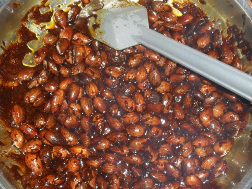 Gebrannte Chili Mandeln - schnell &amp; einfach - 591 kcal/100g