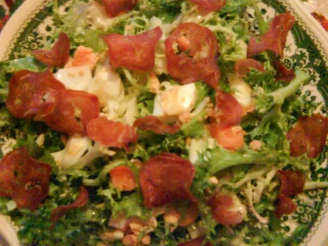 Friséesalat mit Schinkenchips - Rezept - Bild Nr. 2