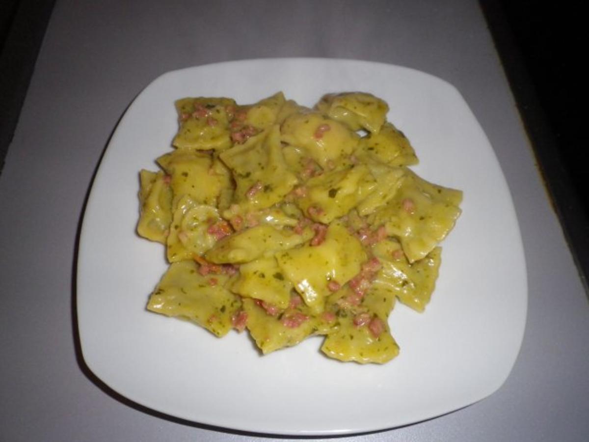 Mini Maultaschen mit Pestosauce - schnell &amp; einfach - von Angi54