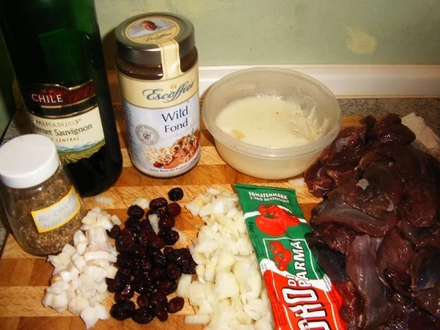 Rezept: Hirschgulasch Bild Nr. 2 Hirschgulasch - Rezept - Bild Nr. 2