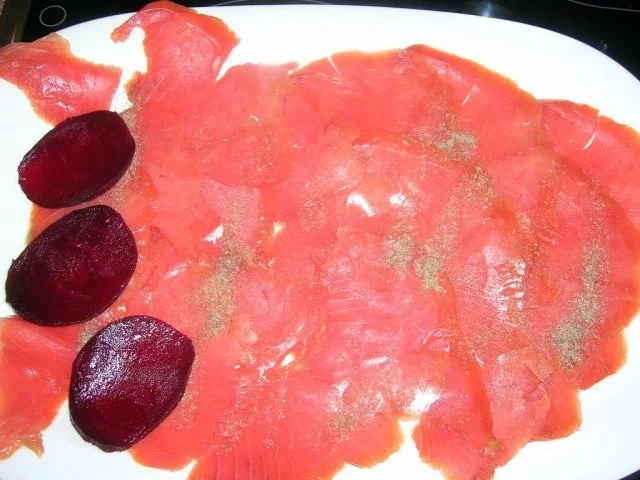 Räucherlachs mit Roter Beete - Vorspeise - - Rezept - Bild Nr. 3