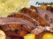 Entenbrust mit Lebkuchen-Pflaumen-Sauce - Rezept