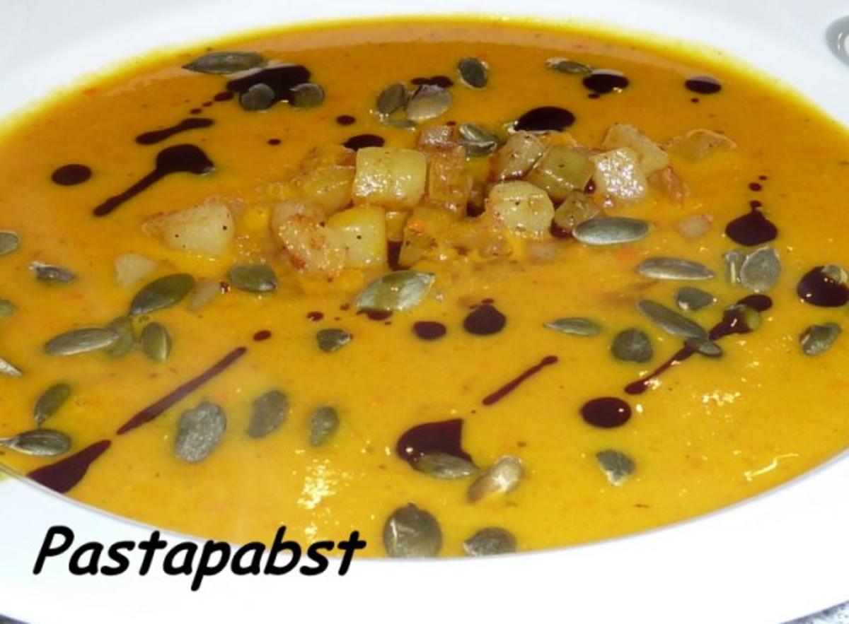 Kürbiscreme Suppe mit Kartoffelcroutons - Rezept - Bild Nr. 4