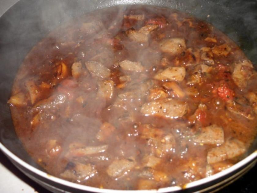 Lebergulasch mit Schweineleber und Apfel - Rezept mit Bild - kochbar.de