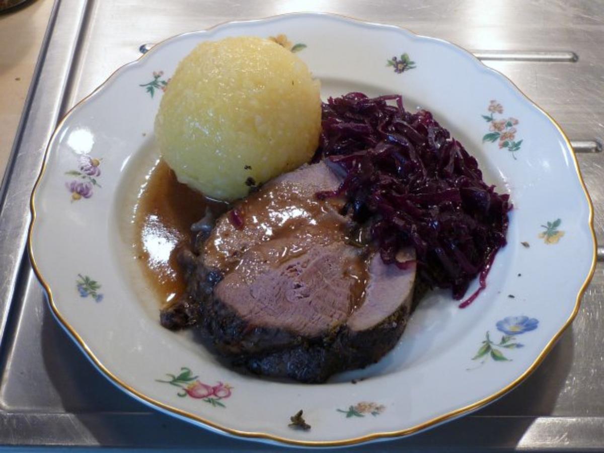 Bilder für Wildschweinkeule NT, dazu Kartoffelknödel und Rotkohl... - Rezept