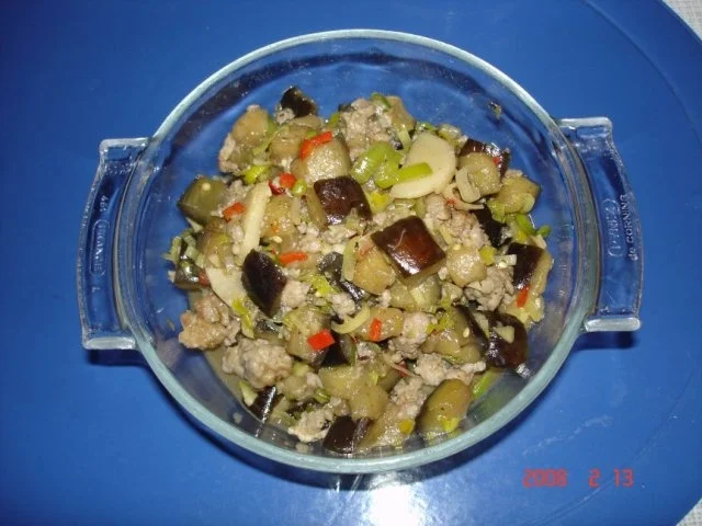 Rezept: Würzige Auberginen mit Schweinehack Würzige Auberginen mit Schweinehack - Rezept